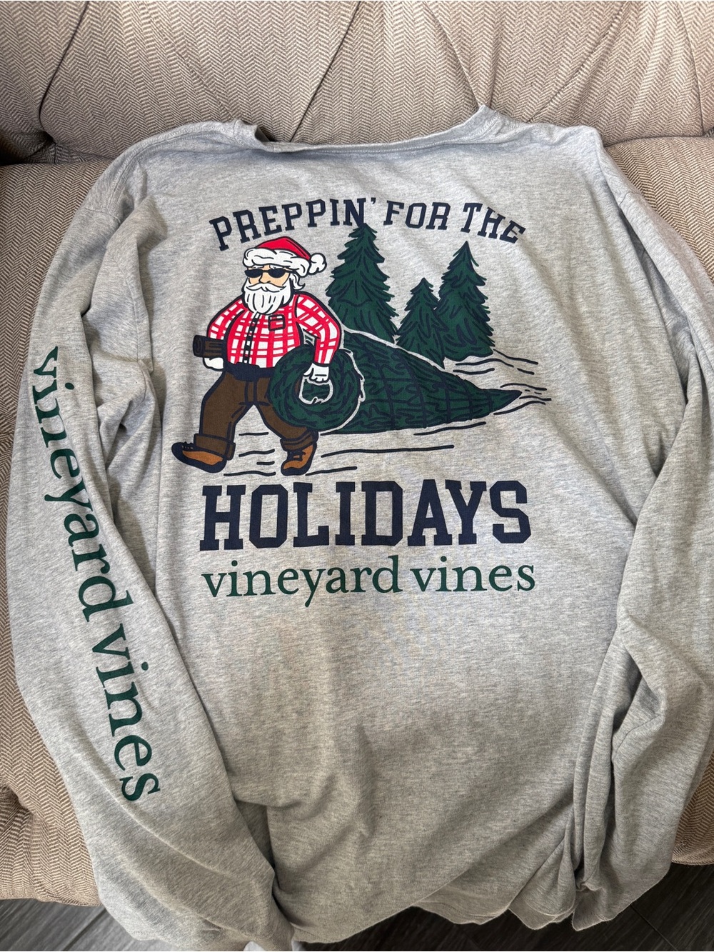 Vineyard Vines Adult Gray Holiday Graphic Long-Sleeve Tee